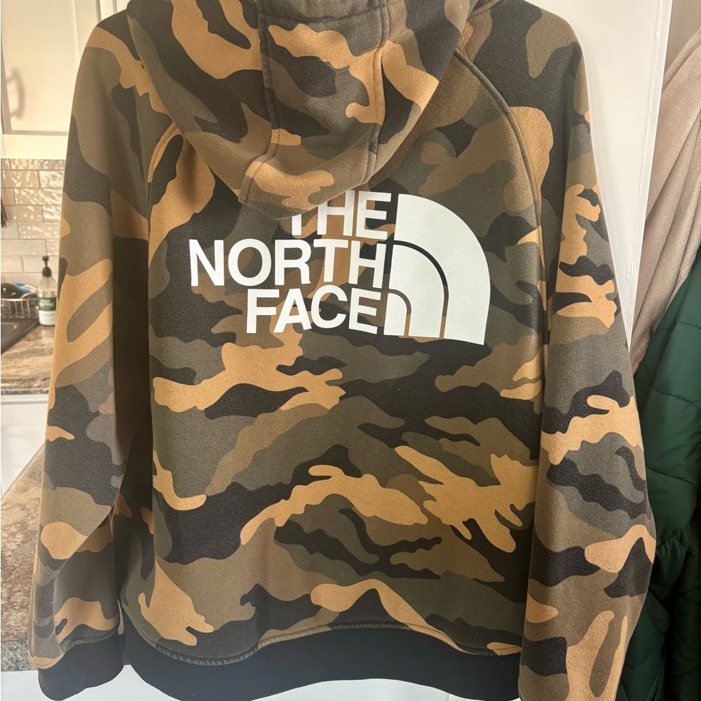 Womens TNF The North Face Camo Hoodie
